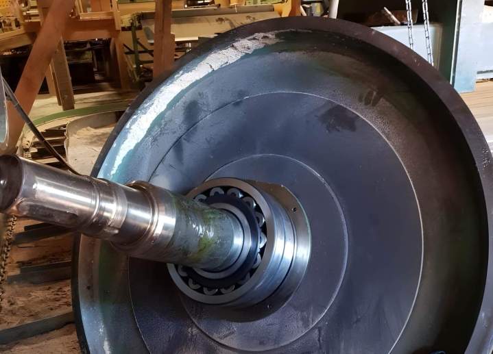 Bearing replacement operation France